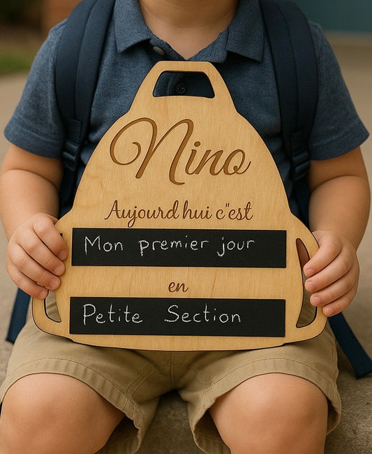 Panneau rentrée scolaire en forme de sac à dos
