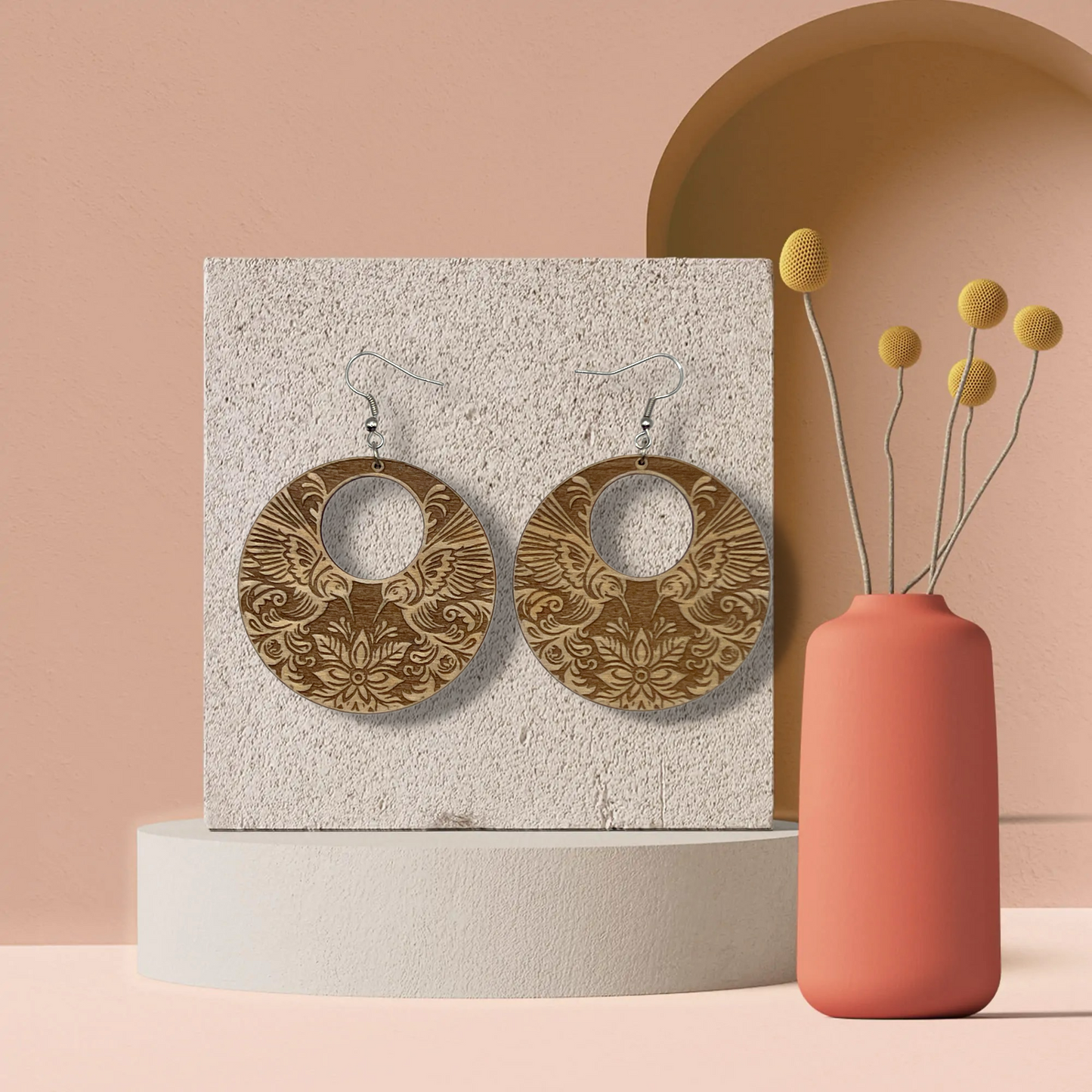 Boucles d’oreilles en bois gravé – Collection Nature Élégante